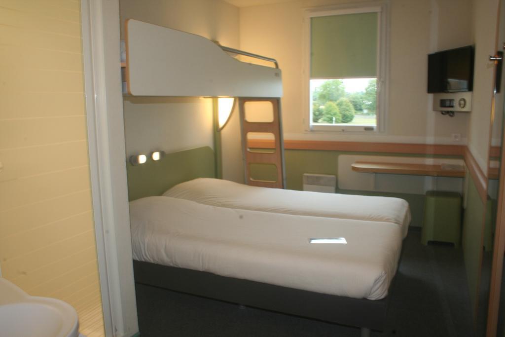 Ibis Budget Niort - Ла-Креш Экстерьер фото
