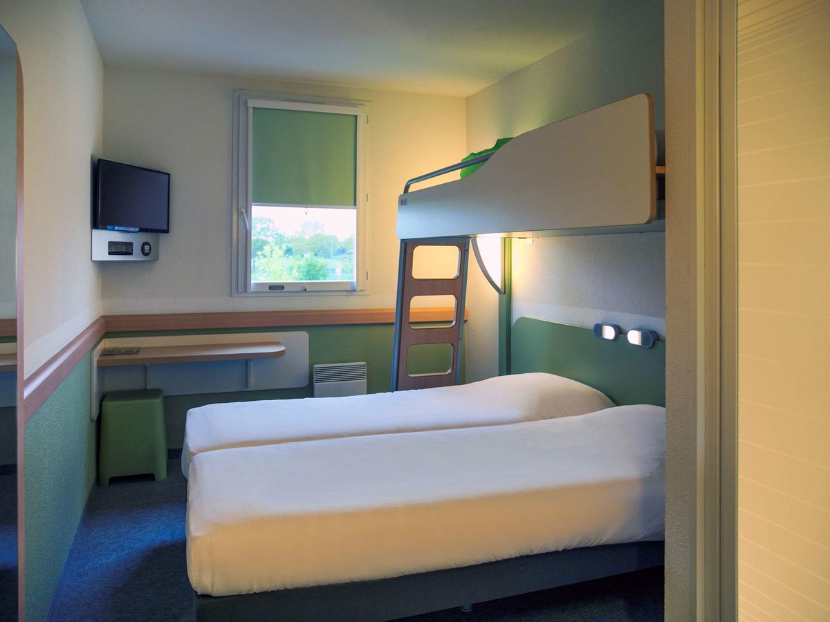 Ibis Budget Niort - Ла-Креш Экстерьер фото